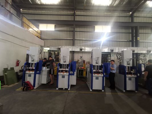 เครื่องพิมพ์พลาสติกแบบฉีดตั้ง 30T 6.7kW ด้วยแรงฉีด 13 KN การบํารุงรักษาที่ต่ํา