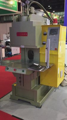 13kW เครื่องพิมพ์ฉีดพลาสติกตั้ง 55T สําหรับโรงงานผลิต